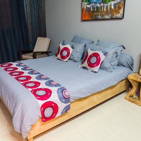 Hotel Nomads à Lomé Extérieur photo