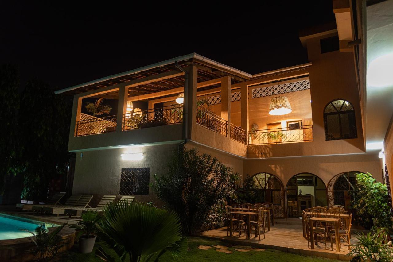 Hotel Nomads à Lomé Extérieur photo