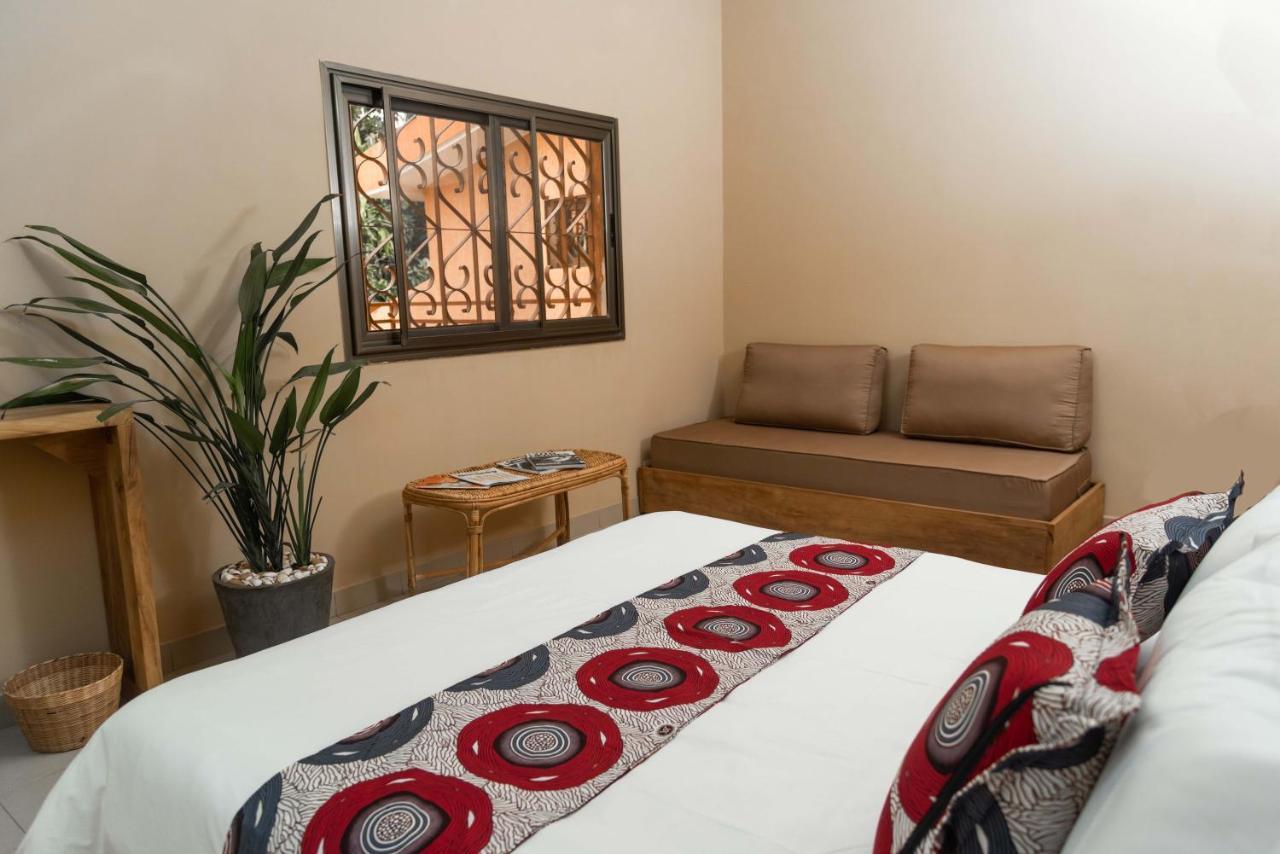 Hotel Nomads à Lomé Extérieur photo