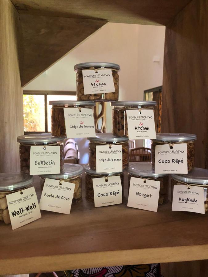 Hotel Nomads à Lomé Extérieur photo