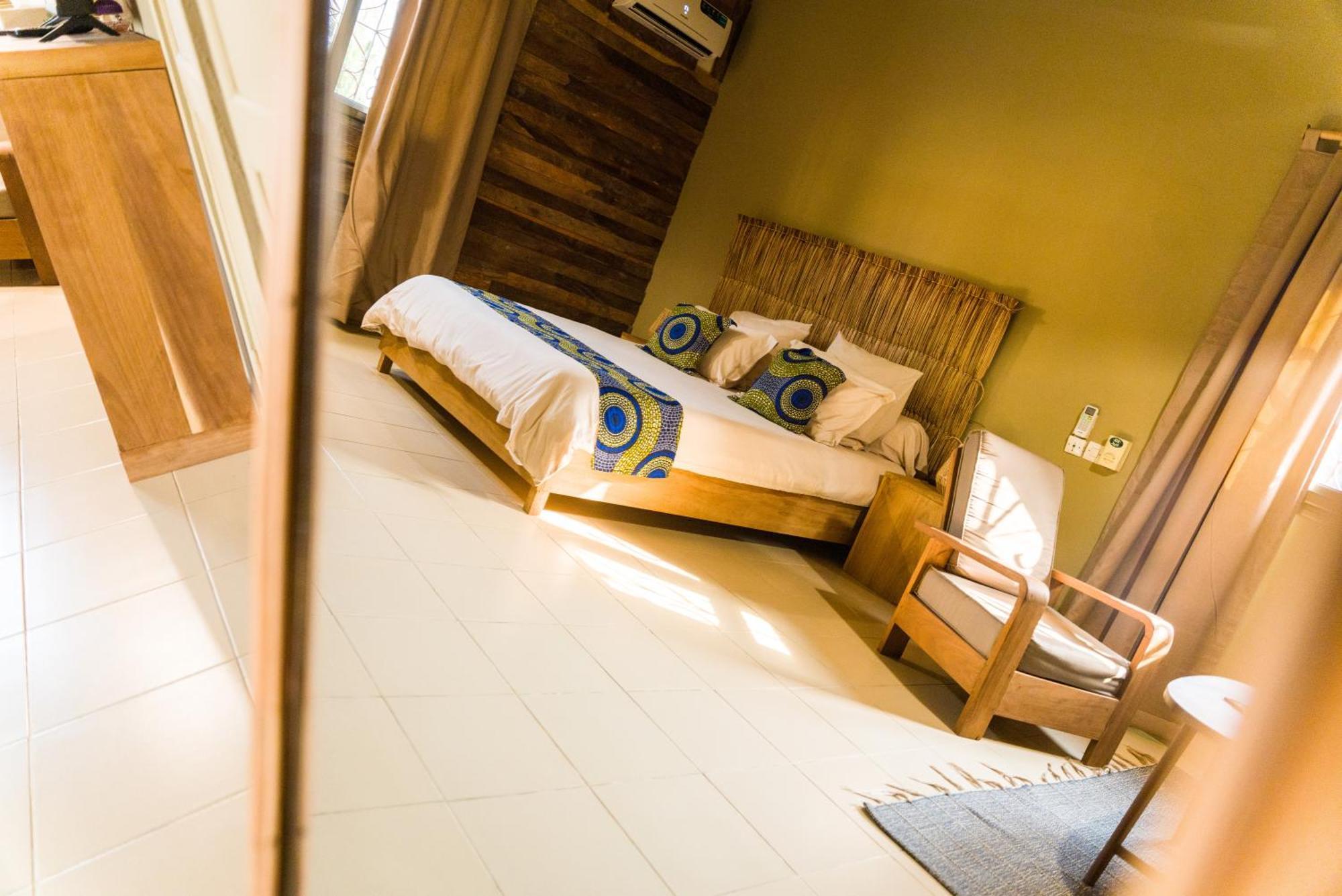 Hotel Nomads à Lomé Extérieur photo