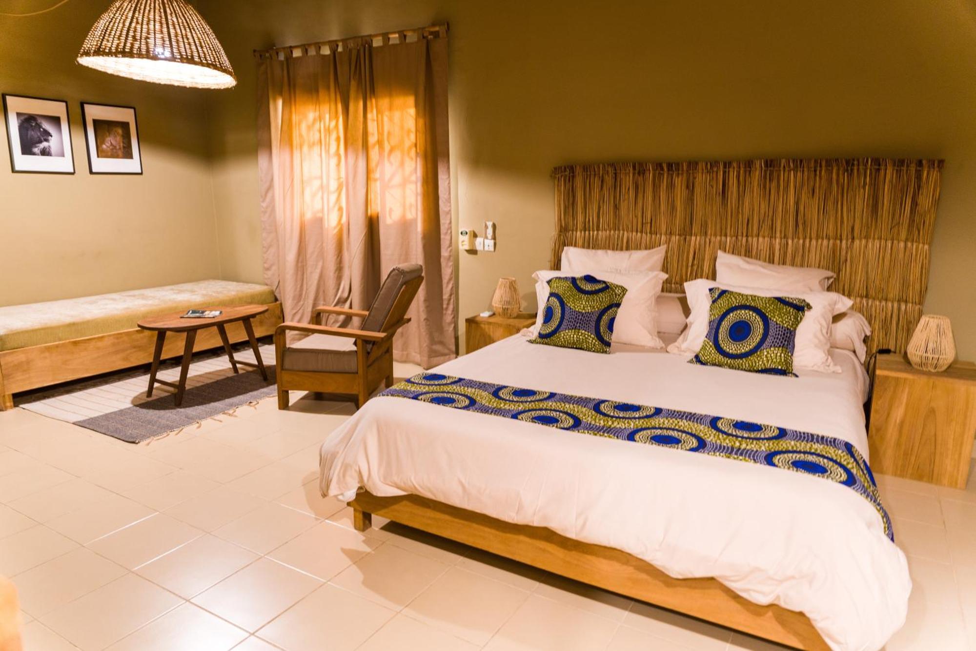 Hotel Nomads à Lomé Extérieur photo